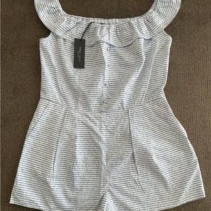 NWT Women’s Romeo + Juliet Couture Blue/White Striped On/Off Shoulder Romper L